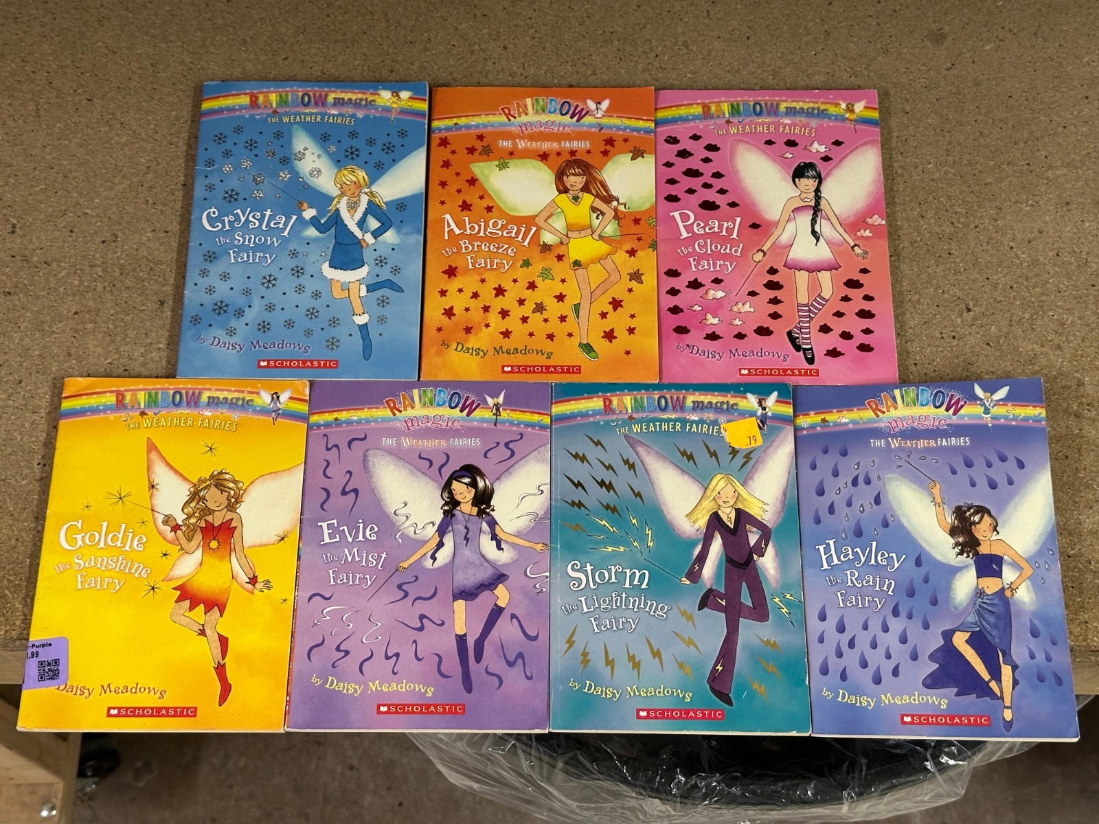 Daisy Meadows : Complete 1-7 Set Rainbow Magic Paperback Books – Good