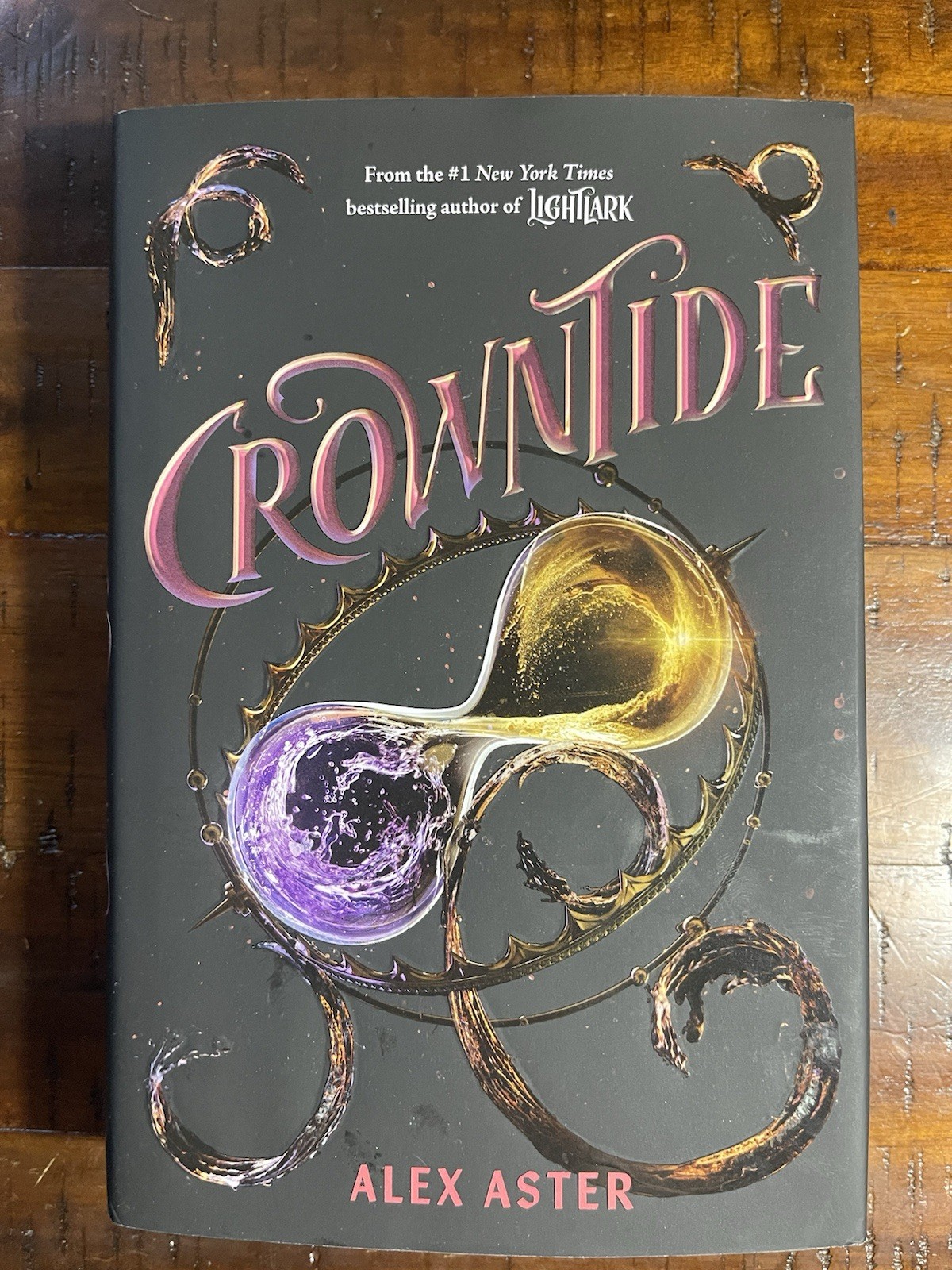 Crowntide (The Lightlark Saga Book 4) (Volume 4)