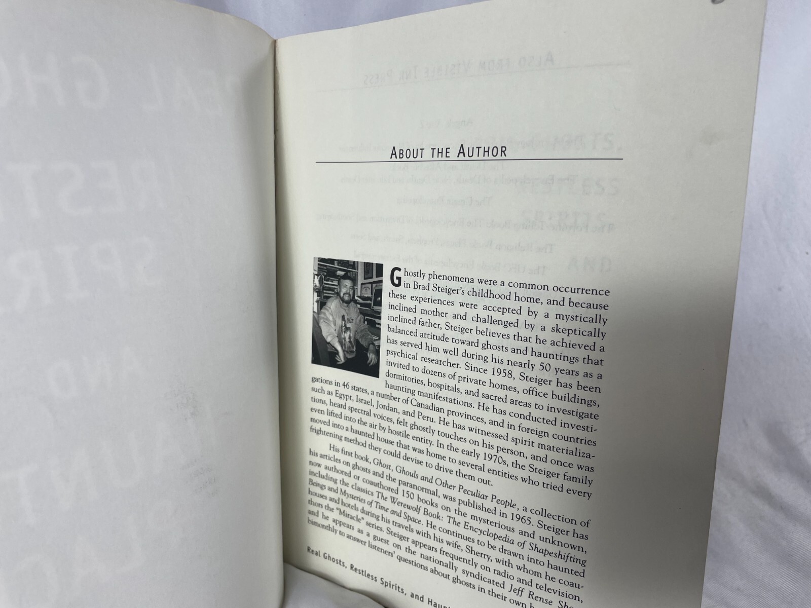 Real Ghosts, Restless Spirits, and Haunted Places by Brad Steiger (2003,…