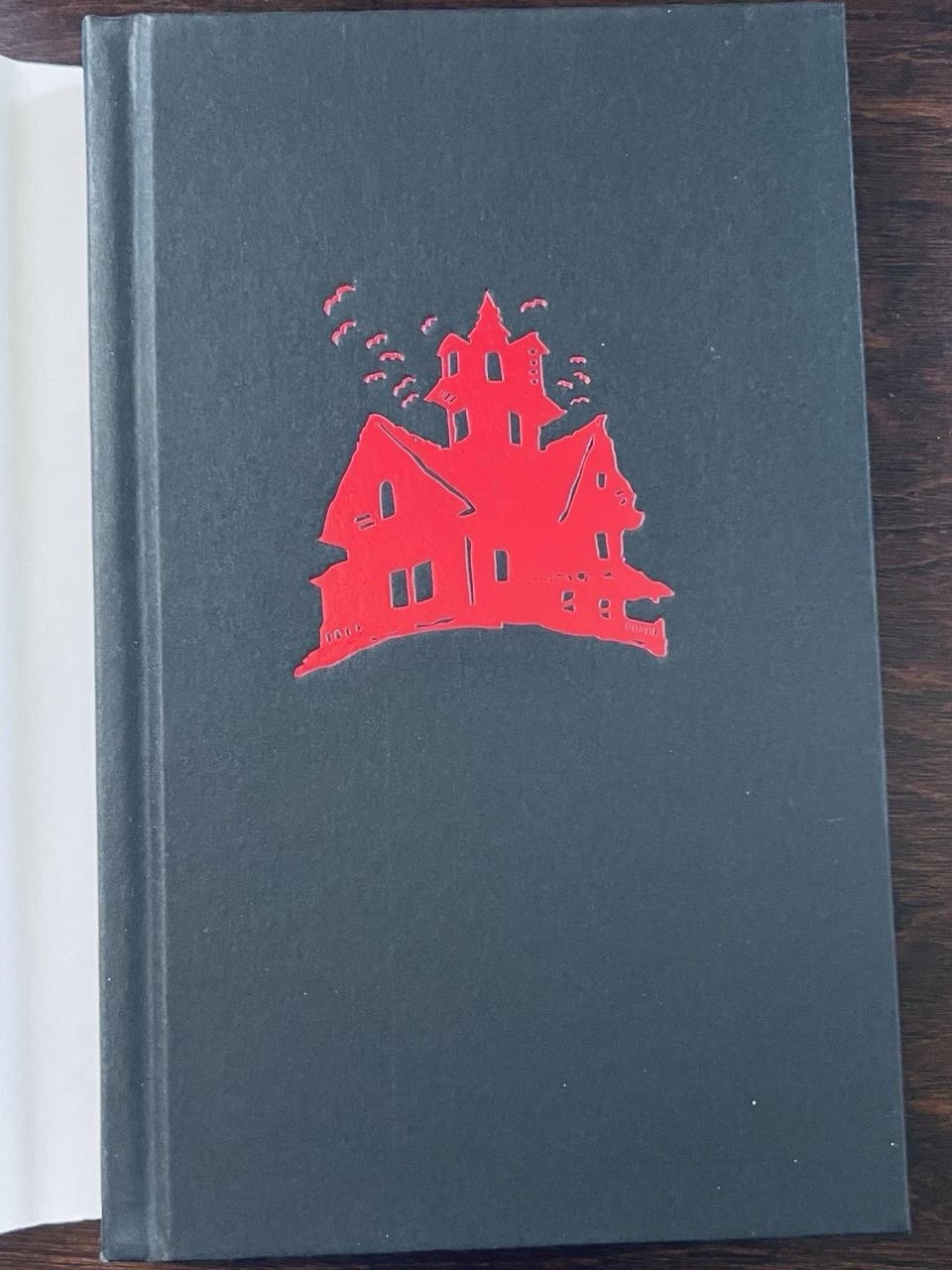 What Moves the Dead by T. Kingfisher 2022 Hardcover First Edition Gothic Horror