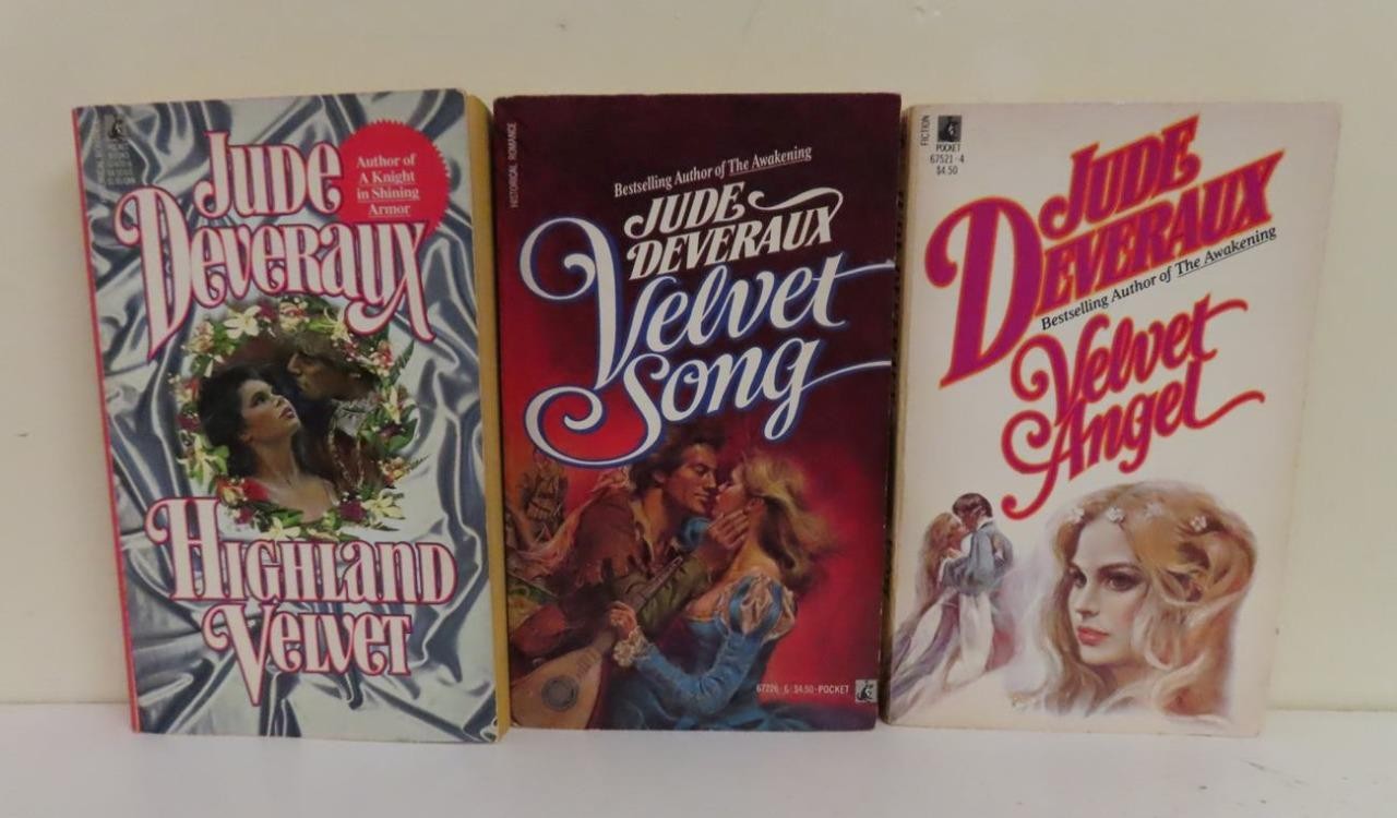 Lot of 3 Vintage Jude Deveraux Books (Montgomery Series; Velvet Angel, Song, +1)