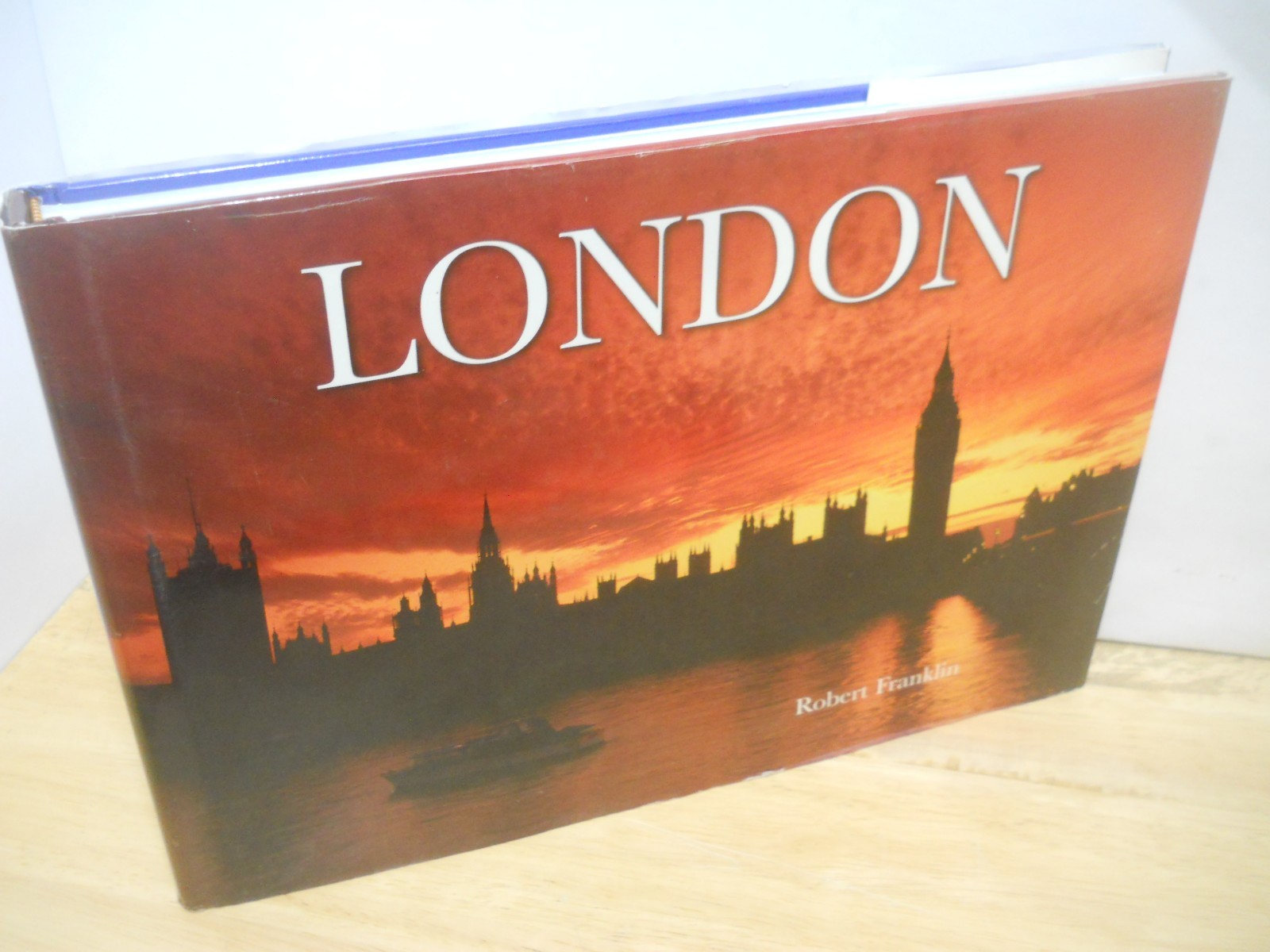 LONDON by Robert Franklin ~ HCDJ, flawless gift quality~ Ships Boxed