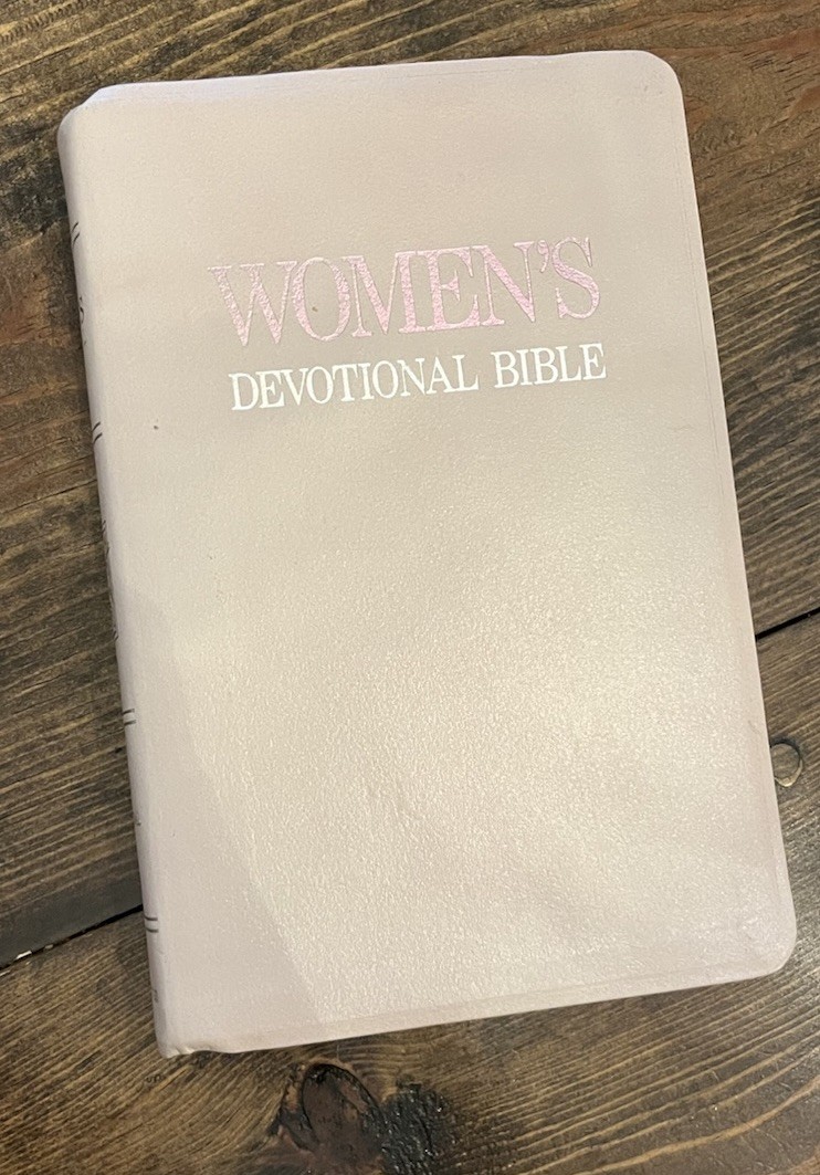 NIV Womens Devotional Bible, Blush Pink, Leather Bound, Never Used, New