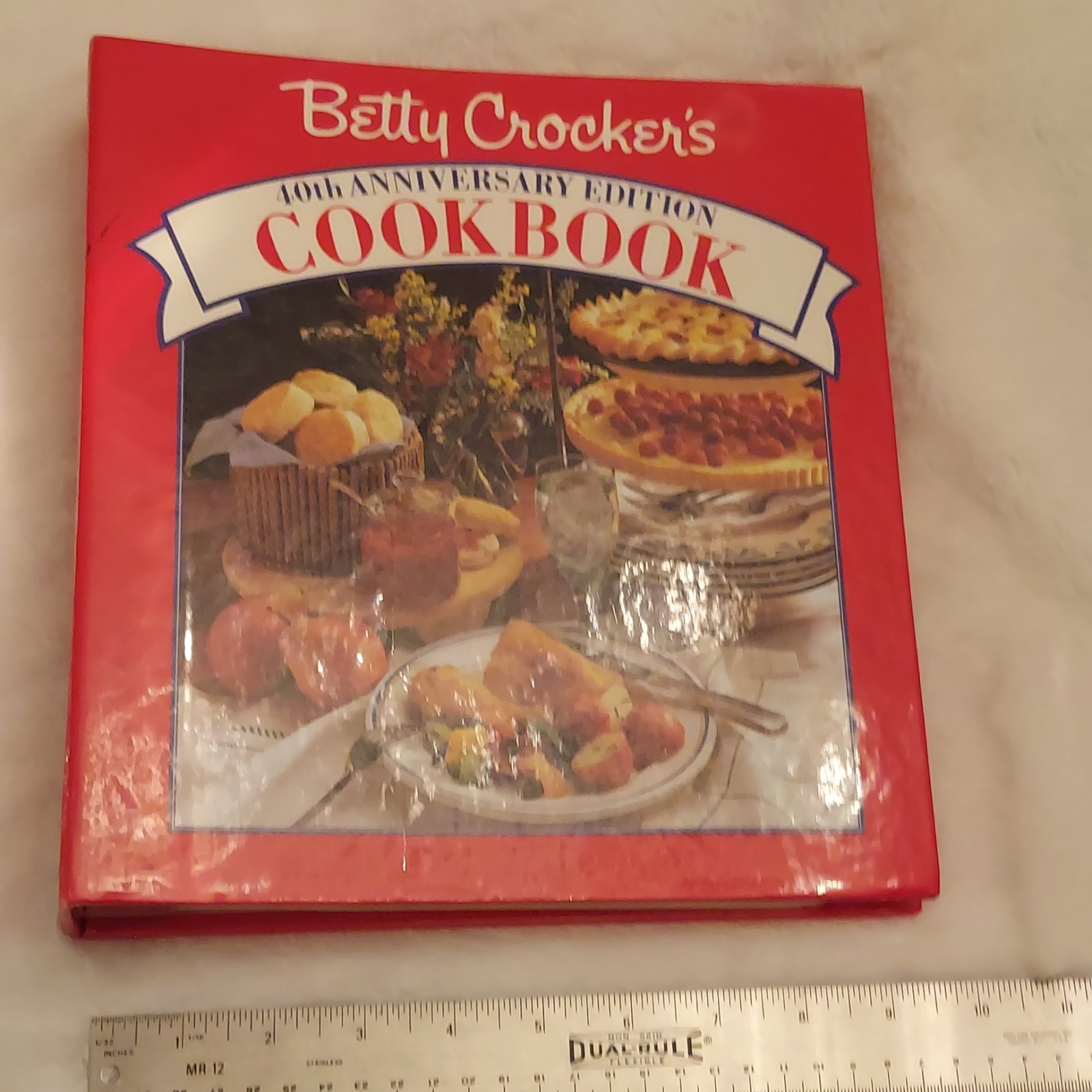 Betty Crocker 40th Anniversary 5 Ring Binder Hardcover Cookbook 432 Pages 1991