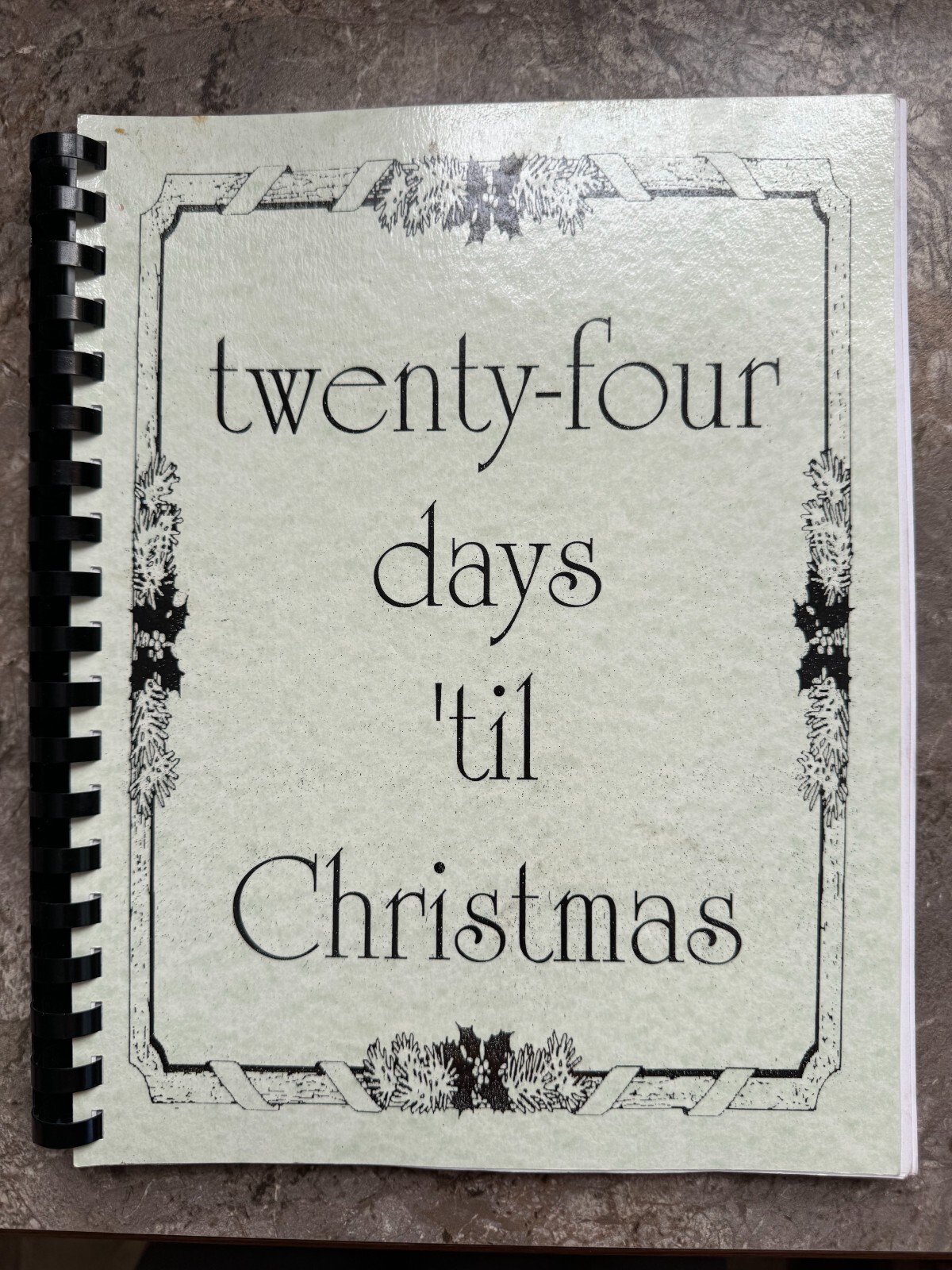 24 Days ‘Til Christmas ~ 92 Pages ~ Dec 1 – 24th ~ PB VG