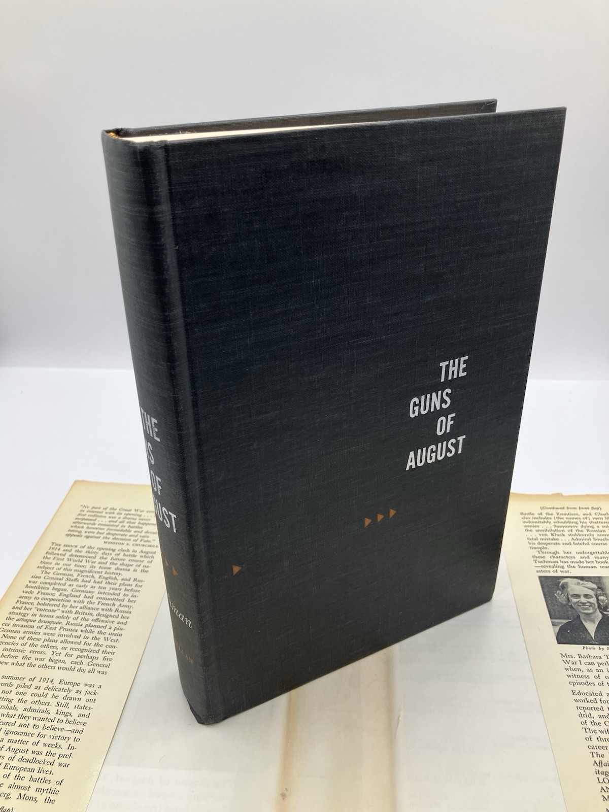 The Guns of August Barbara W. Tuchman Vintage 1979 World War 1 Hardcover DJ
