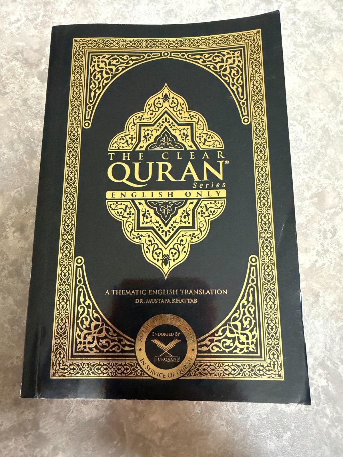 The Clear Quran- A Thematic English Translation, Paperback Book
