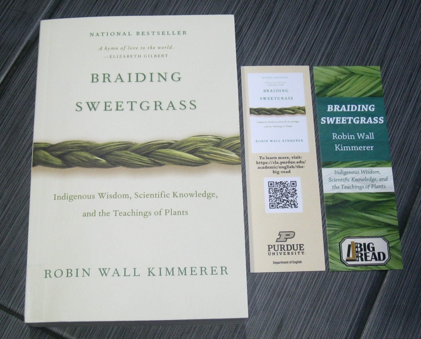 Braiding Sweetgrass Robin Wall Kimmerer PB Book Potawatomi Nation EX