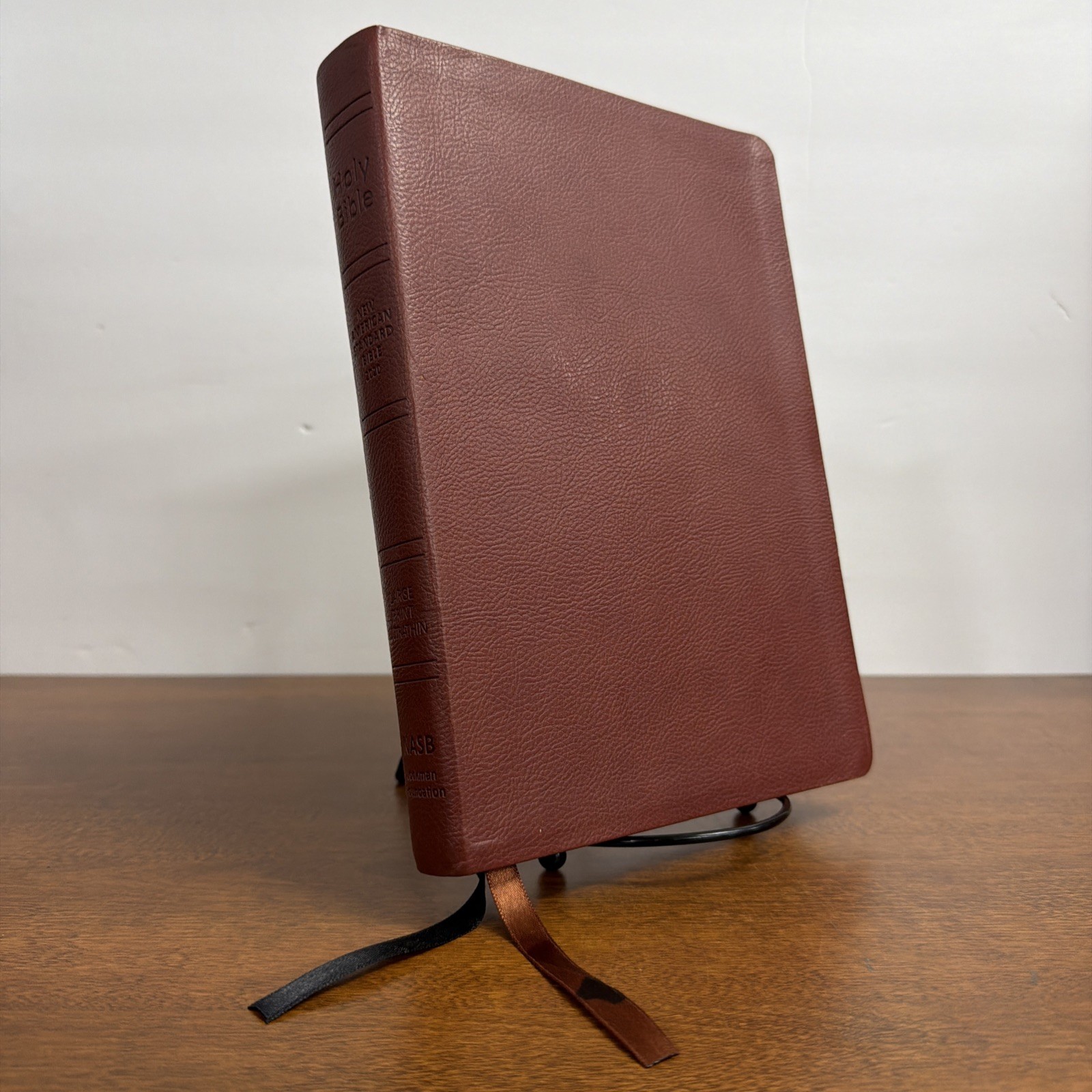NASB Large Print Ultrathin Reference Bible, Burgundy, Leathertex, 2020 text